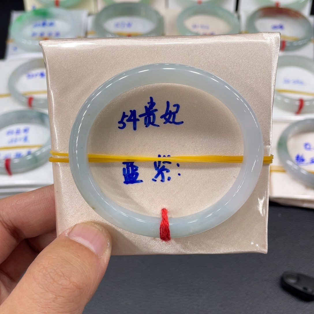 翡翠手镯未镶嵌天然翡翠