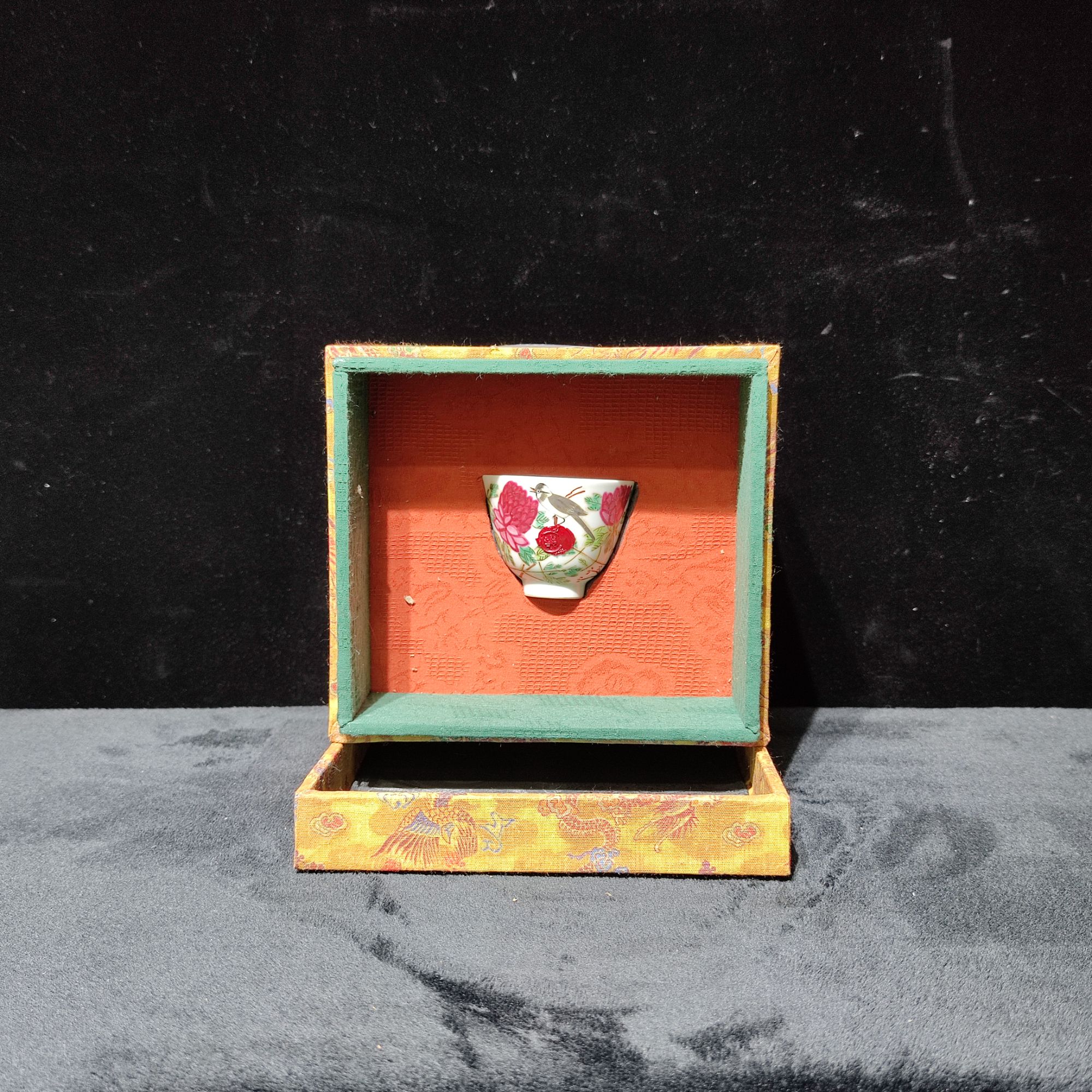 【闪购商品】Mm1 清乾隆粉彩画鸟富贵白头铃铛杯