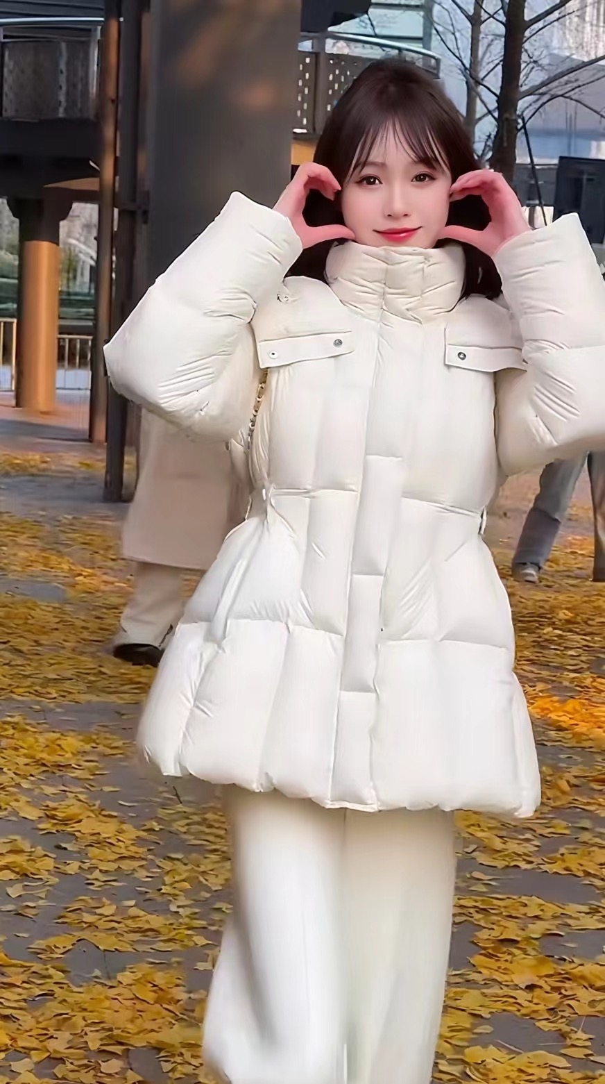 在逃公主小蛮腰气质羽绒服