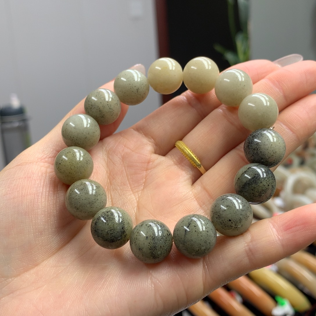 石英质玉未镶嵌串