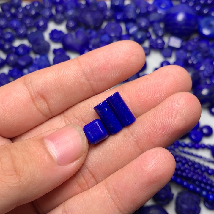 布***布青金石未镶嵌桶珠+方糖