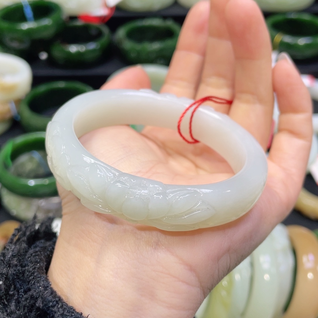 未镶嵌手镯和田玉92