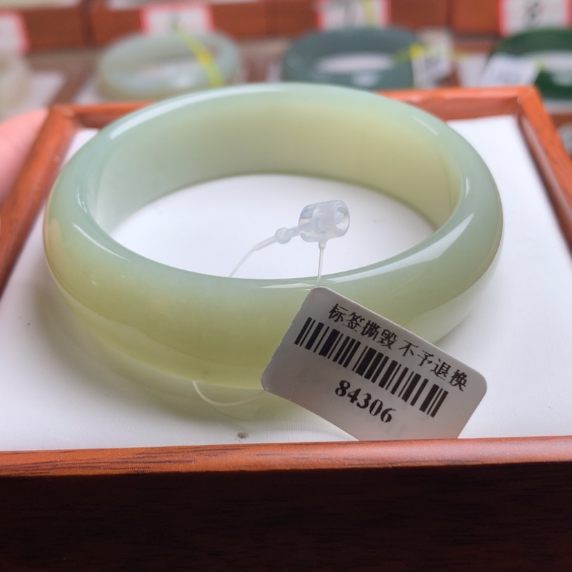 【闪购商品】和田玉手镯未镶嵌5572