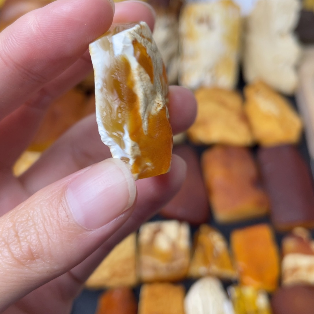 定制蜜蜡未镶嵌原石
