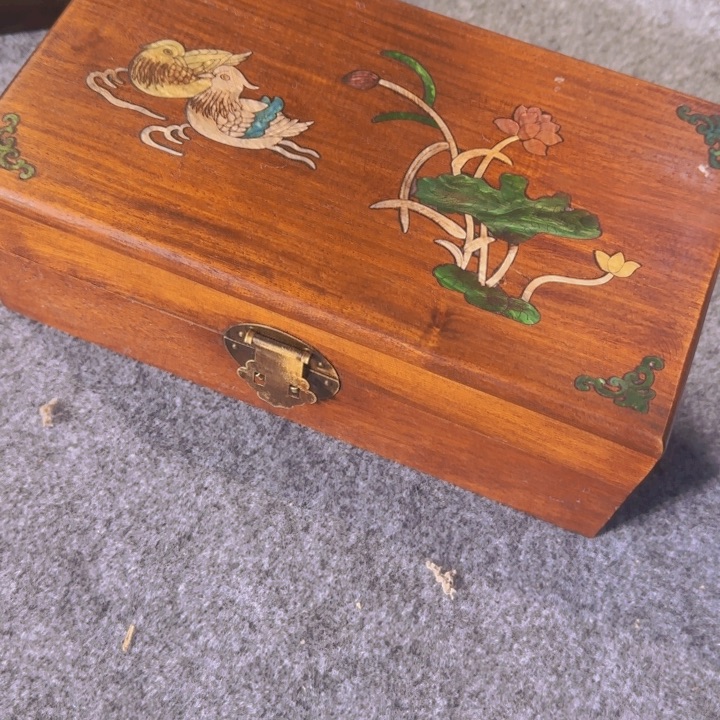 贡木首诗盒的的的的的