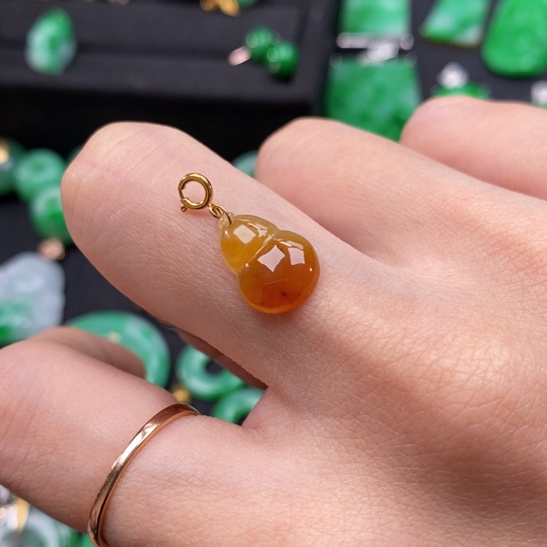 翡翠颈饰18K金镶嵌翡翠