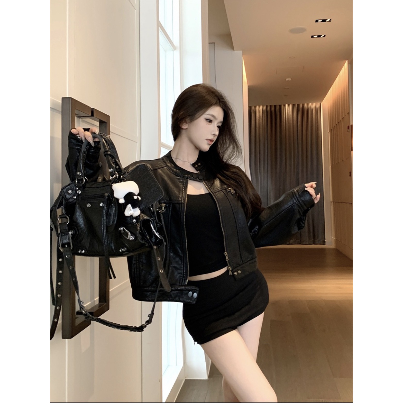 休闲百搭夹克2025春秋新款机车服女宽松短款皮衣外套时尚上8820