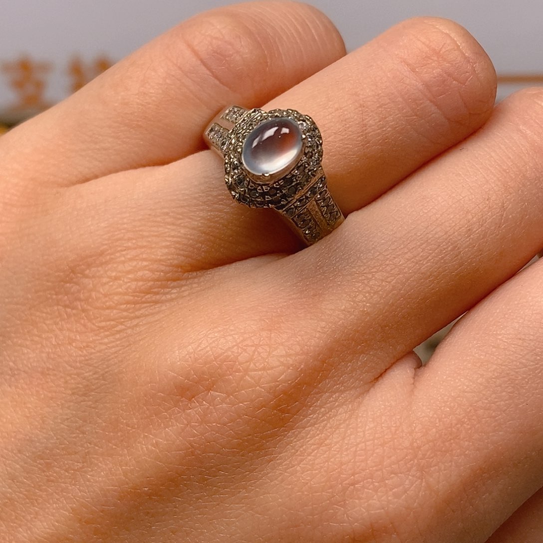 翡翠戒指未镶嵌玻璃种