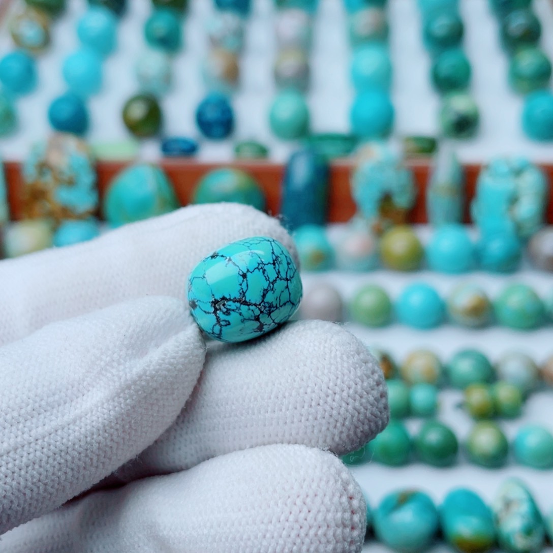 未镶嵌绿松石珠宝奇石