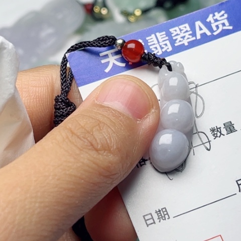 翡翠颈饰未镶嵌福豆