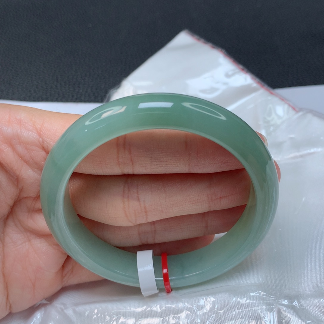 翡翠手镯未镶嵌天然