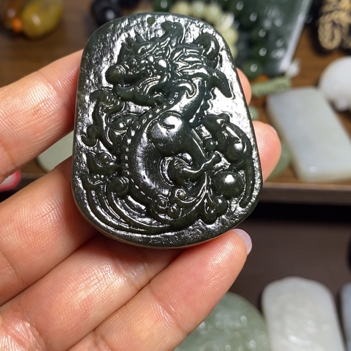 颈饰未镶嵌和田玉