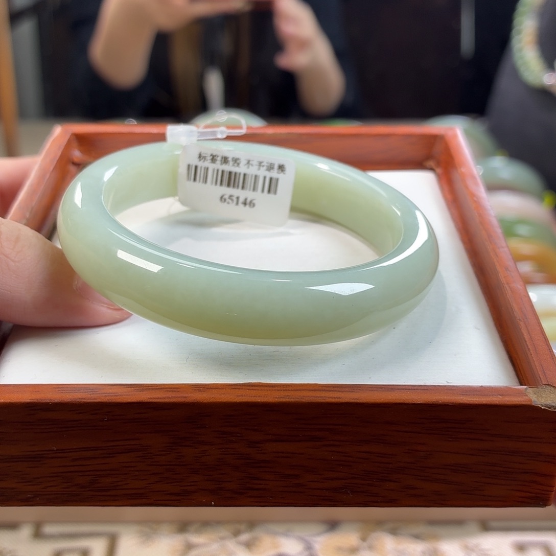 和田玉未镶嵌手镯12