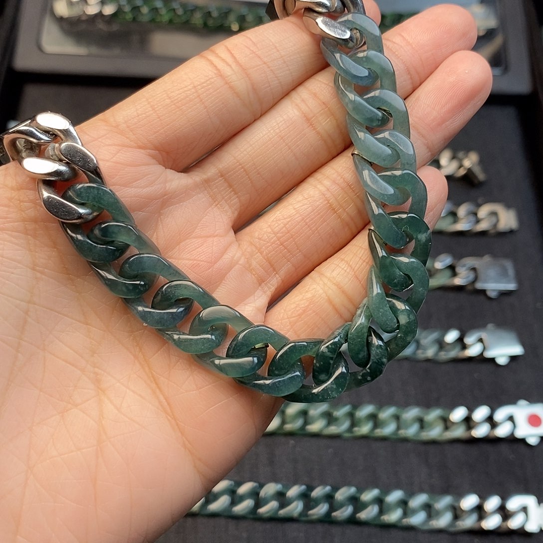 天***角翡翠未镶嵌手链翡翠手链