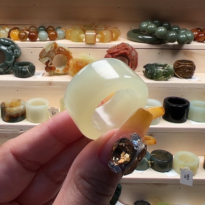 蛇纹石玉戒指未镶嵌内径19.5
