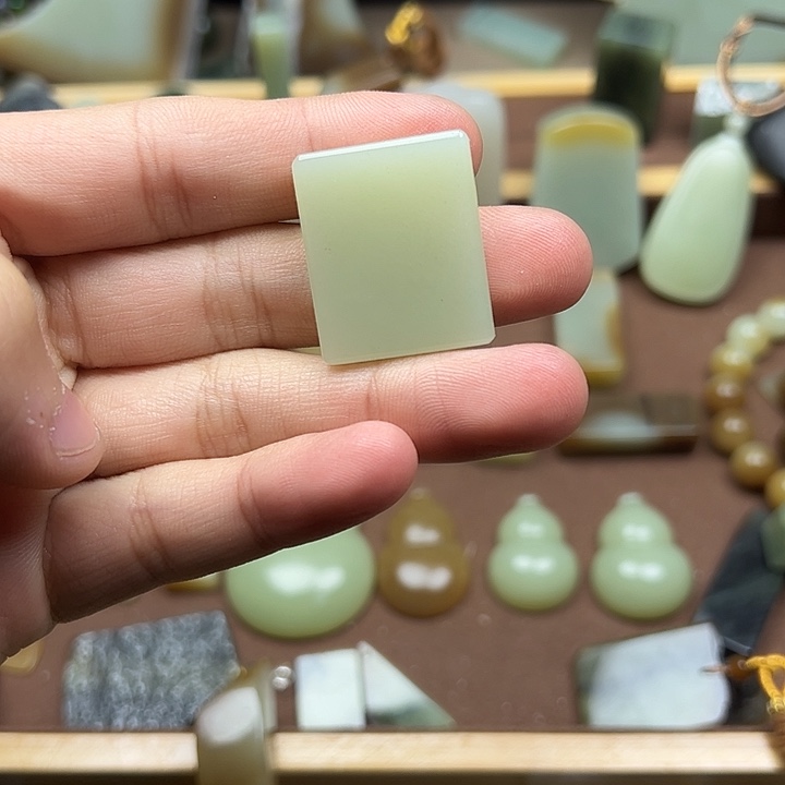 和田玉未镶嵌挂件