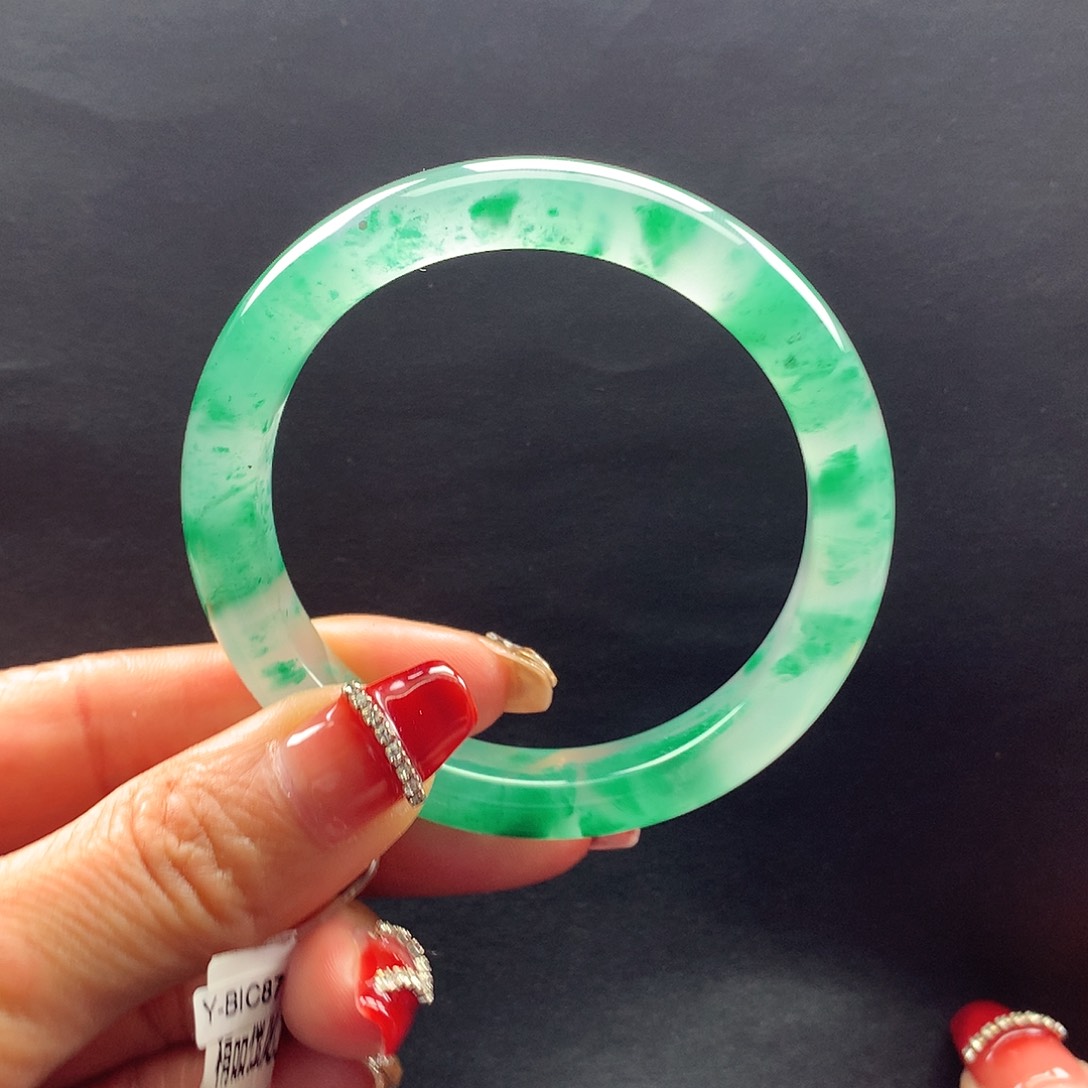 【闪购商品】石英质玉手镯未镶嵌