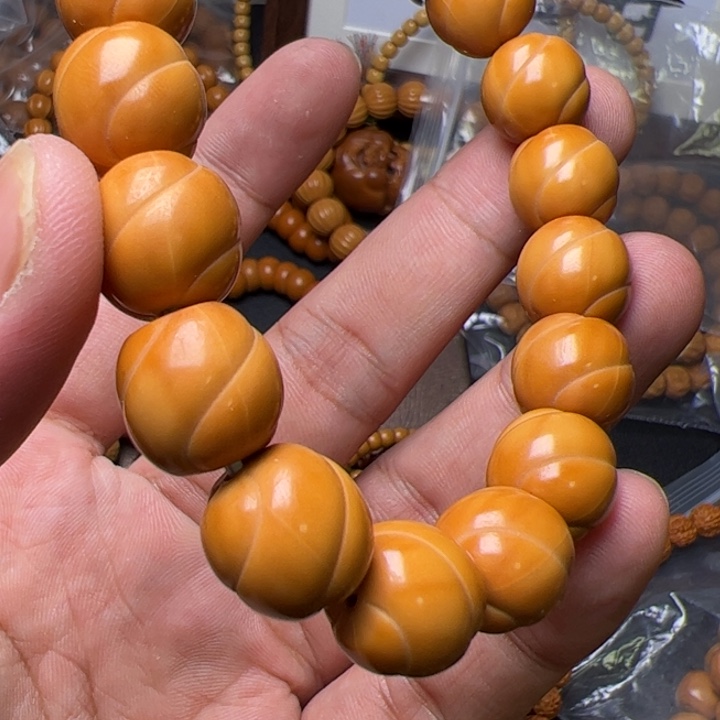 猴头核桃吊坠看看咯