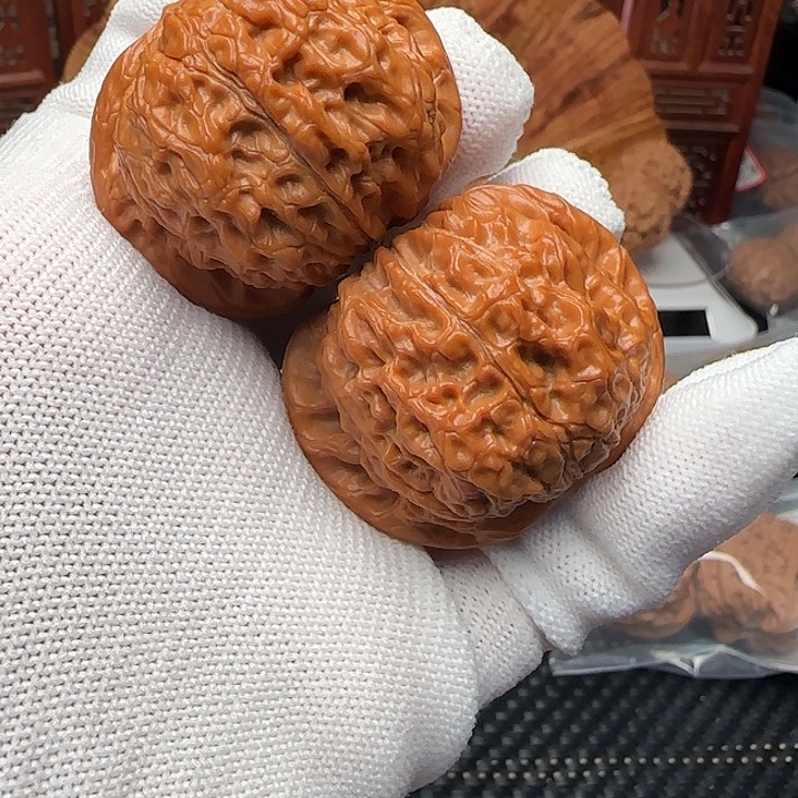 文玩核桃吊坠血麒麟44