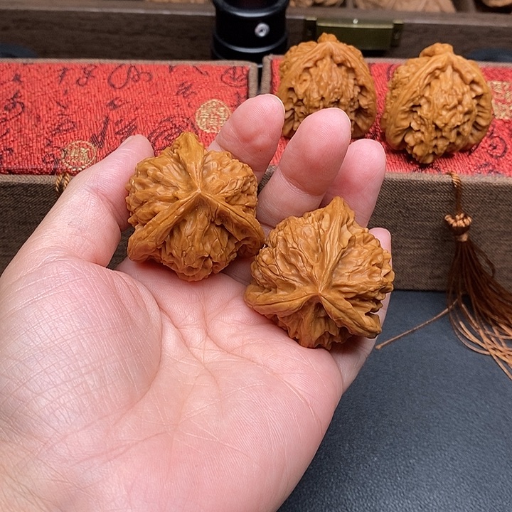 A***.把件文玩核桃宫灯