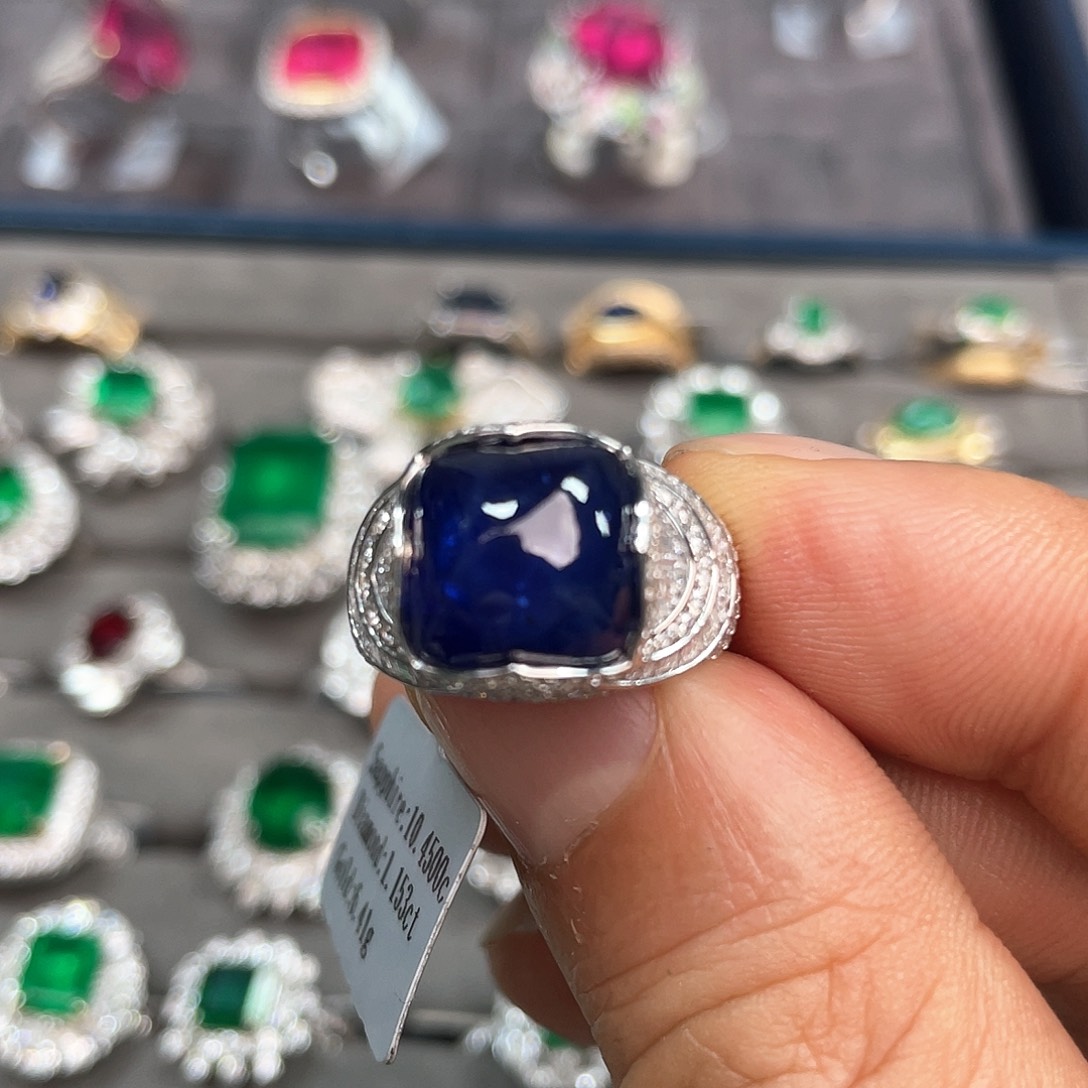 蓝宝石戒指18K金镶嵌