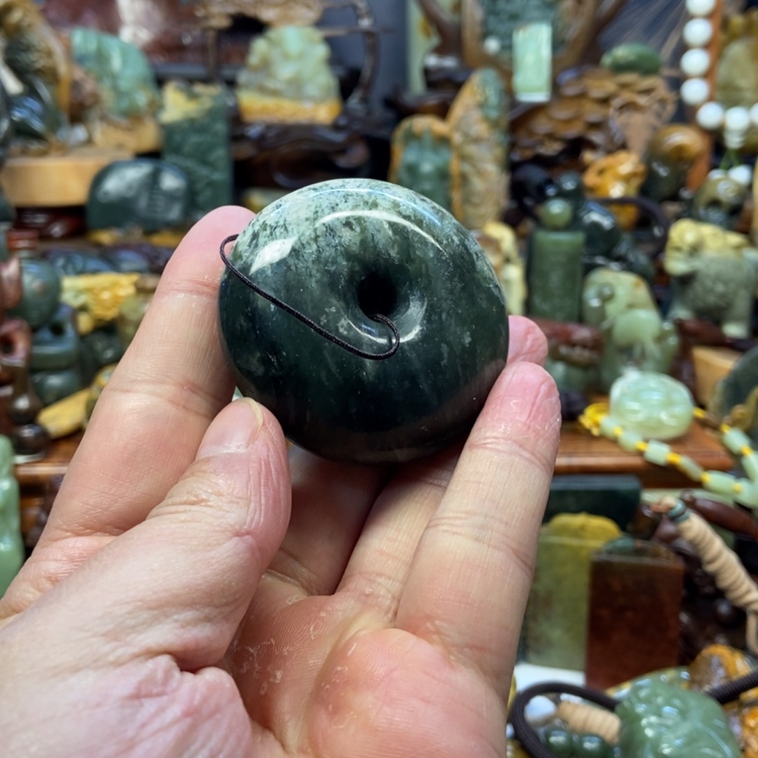 岫岩河磨玉（透闪石质玉）把件未镶嵌