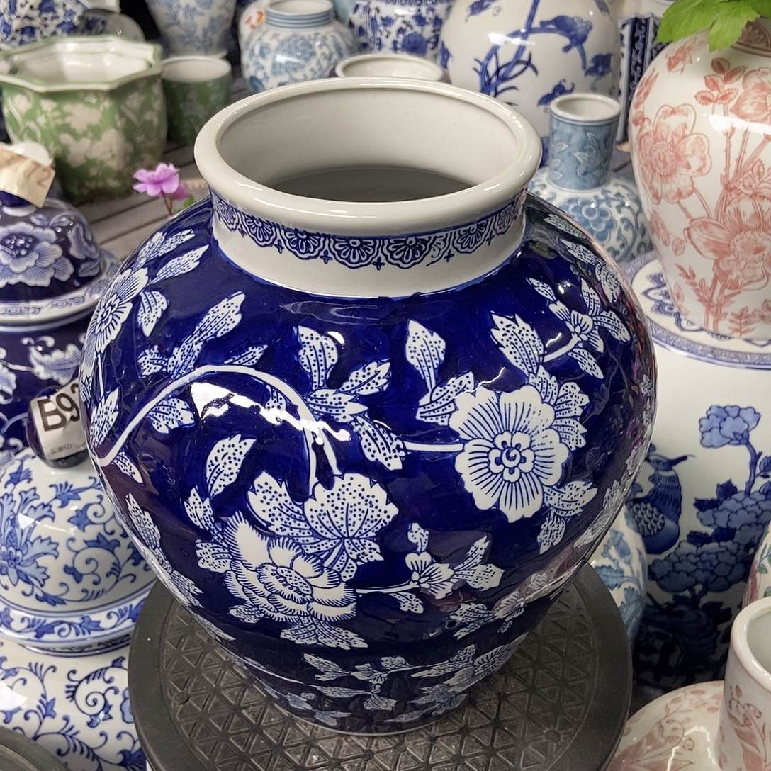 摆件花瓶手绘釉下彩