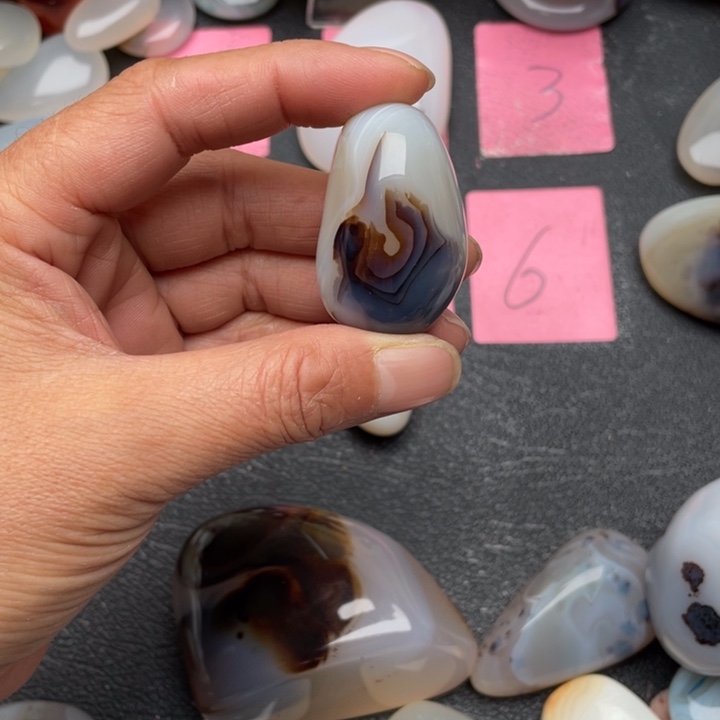 鹧***哨玛瑙/玉髓未镶嵌玉髓马达加斯加玉髓玛瑙