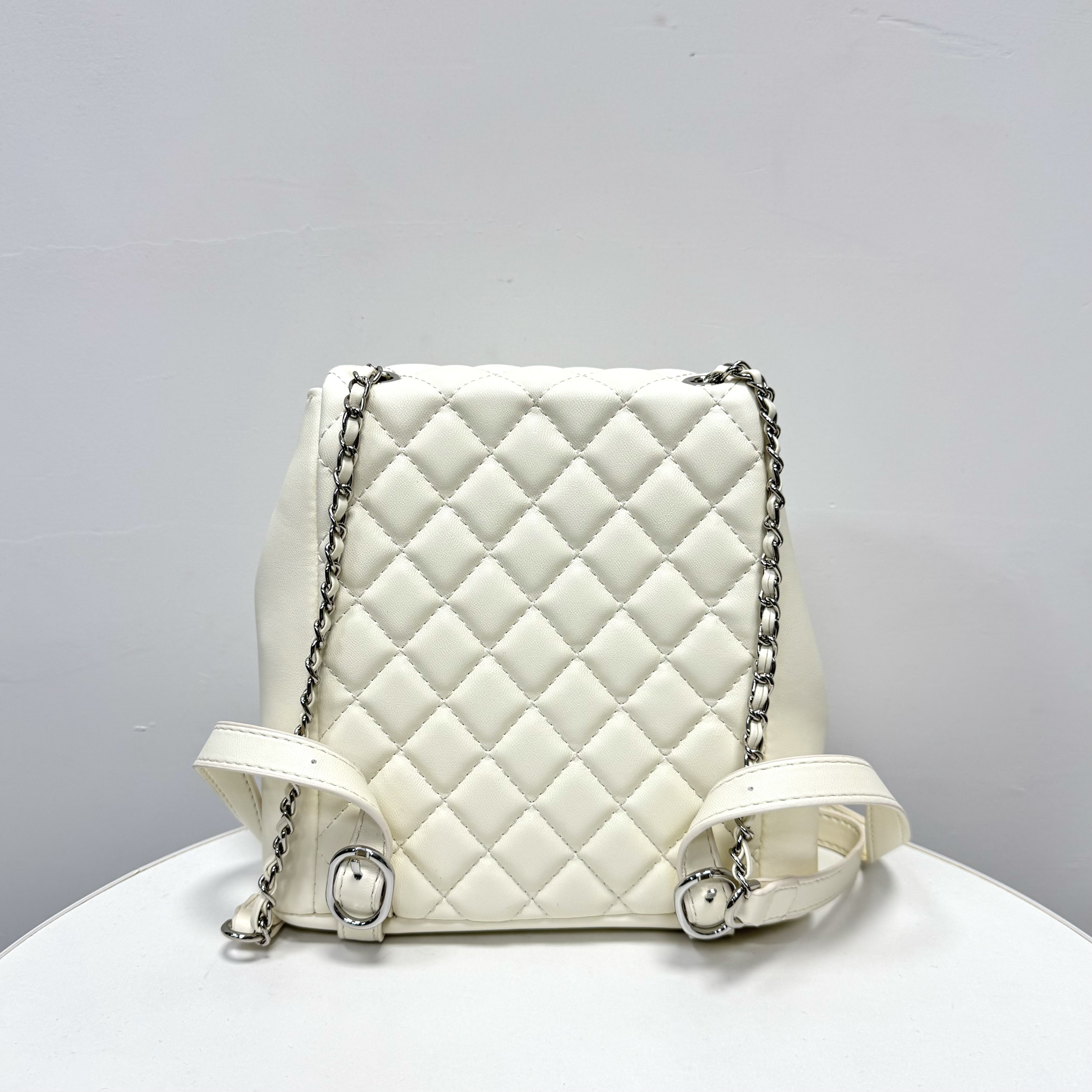 A321休闲通勤百搭时尚米白色双肩背包