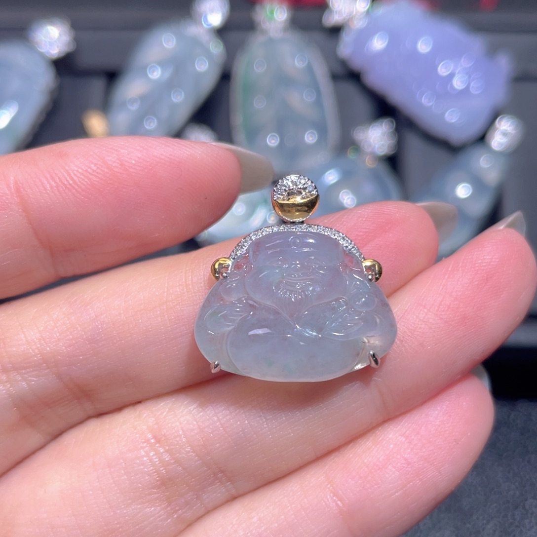 颈饰18K金镶嵌翡翠翡翠