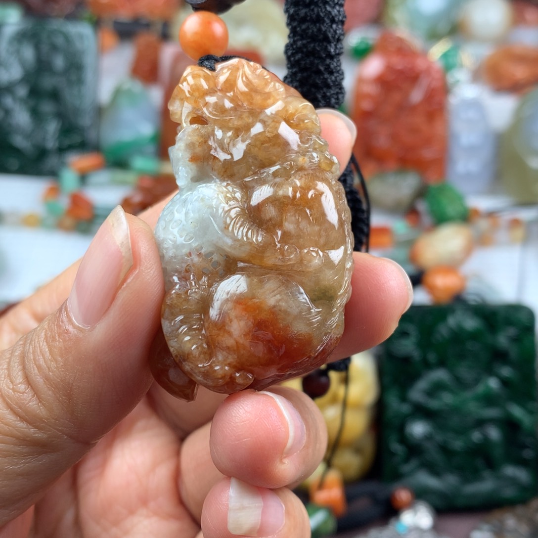 翡翠未镶嵌颈饰挂件
