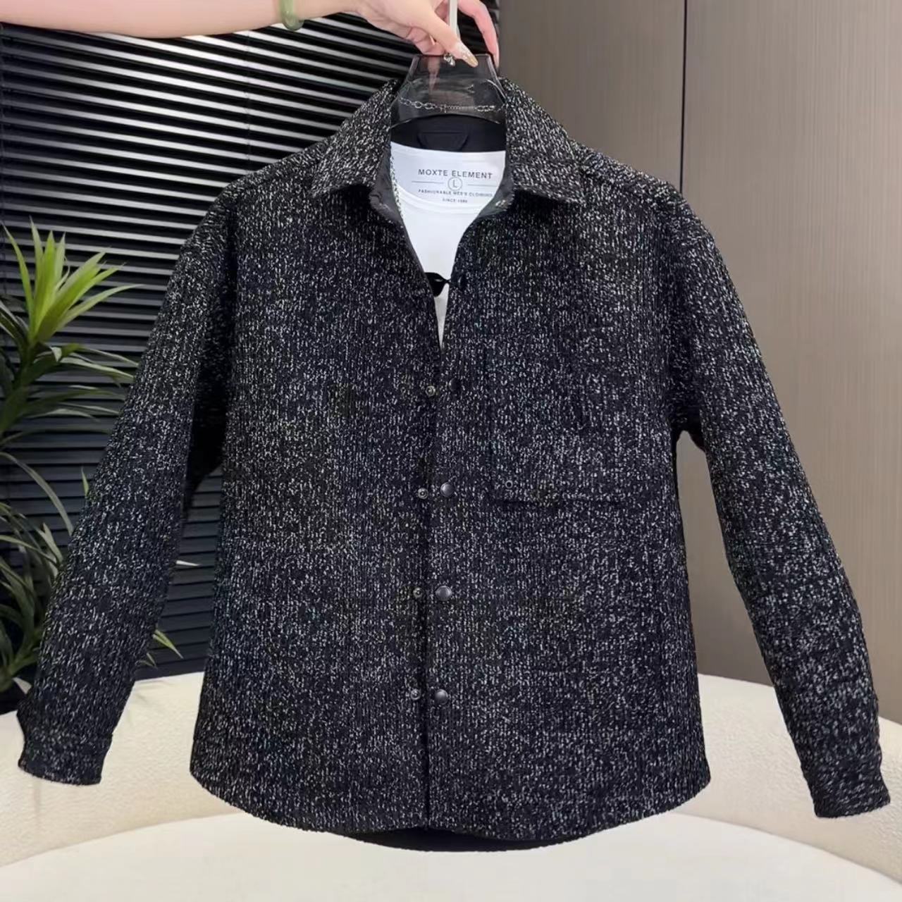 秋季男士老钱风雪泥绒锻彩钩花重工艺翻领外套88807