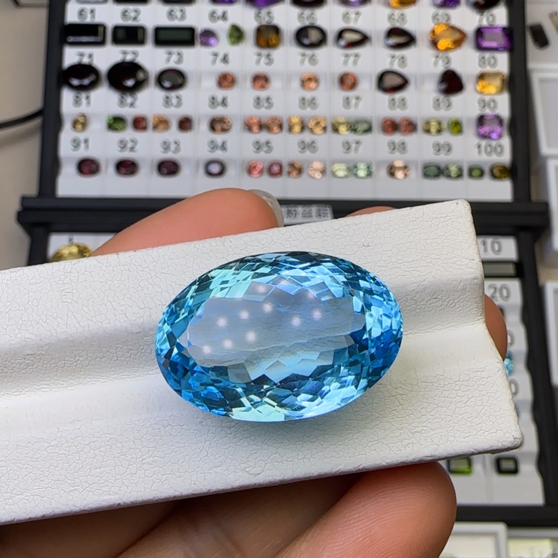 托帕石裸石 54.3克拉