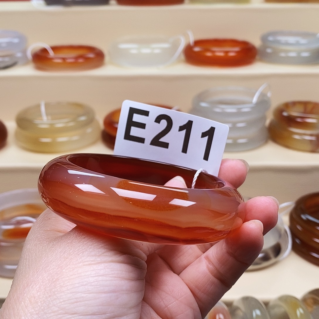 玛瑙/玉髓手镯未镶嵌尛*潴