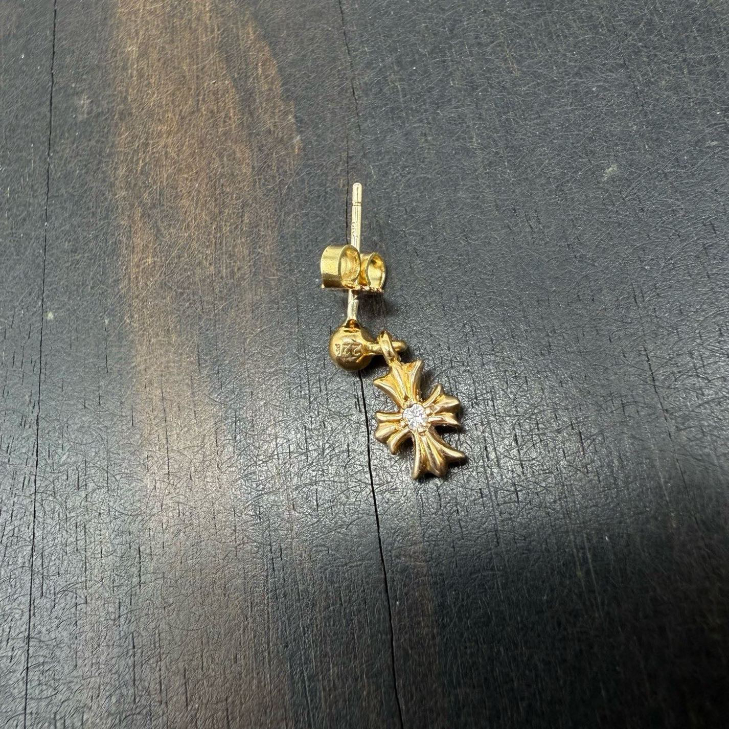 Chrome Hearts 克罗心 22k 双面白钻tiny e 耳钉