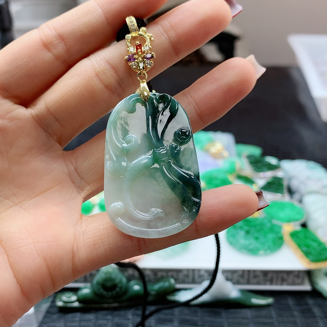 【闪购商品】翡翠吊坠(赠链)合金