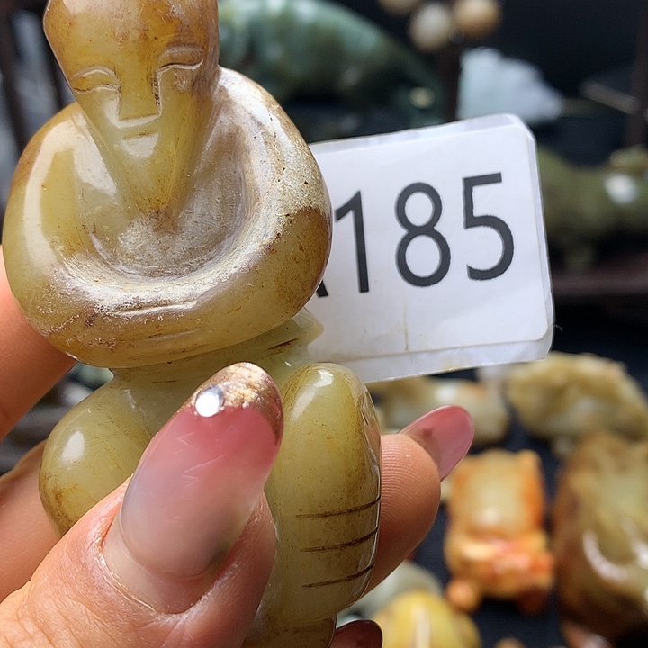 和田玉未镶嵌车挂