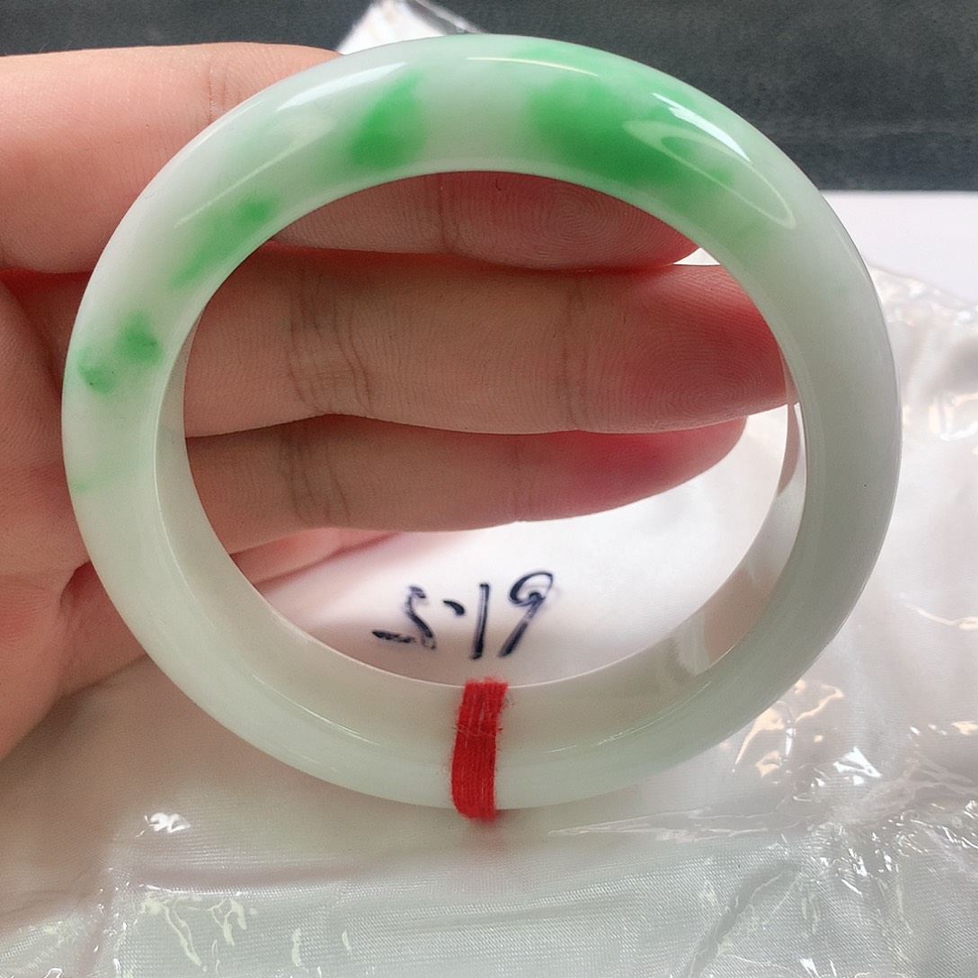 未镶嵌手镯翡翠61-62圈。370号