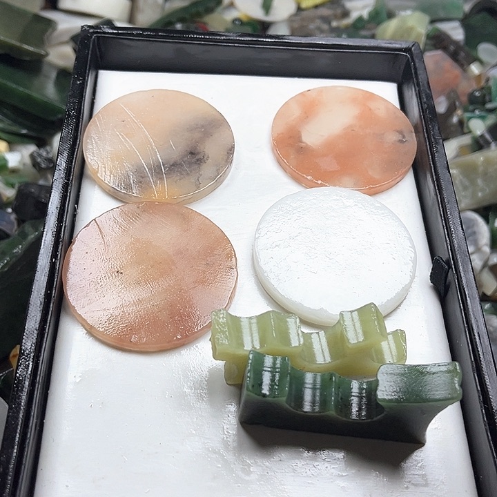 和田玉（糖玉）和田玉边角料9K金镶嵌大*