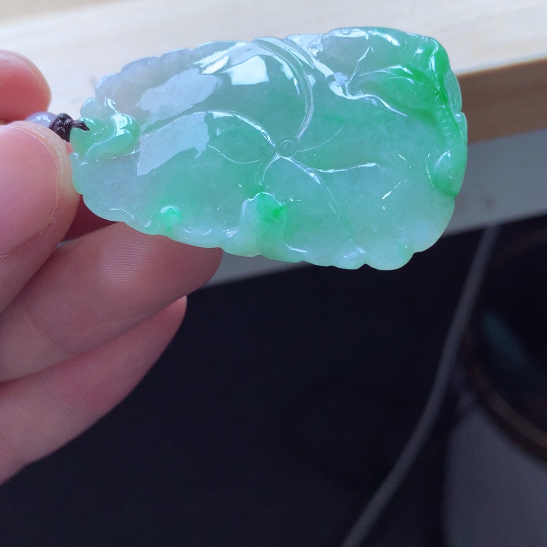 翡翠颈饰未镶嵌吊坠