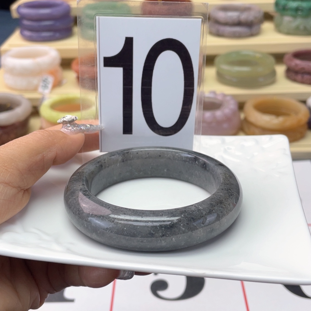 石英岩玉未镶嵌手镯