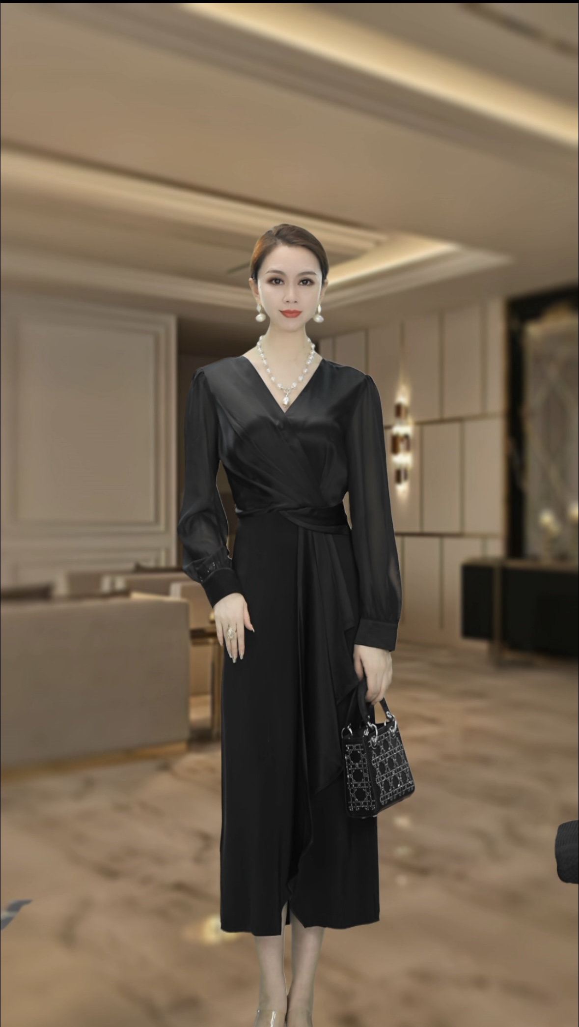 MissTuTu2025【简约不简单】高级感轻奢V领春夏气质显瘦连衣裙