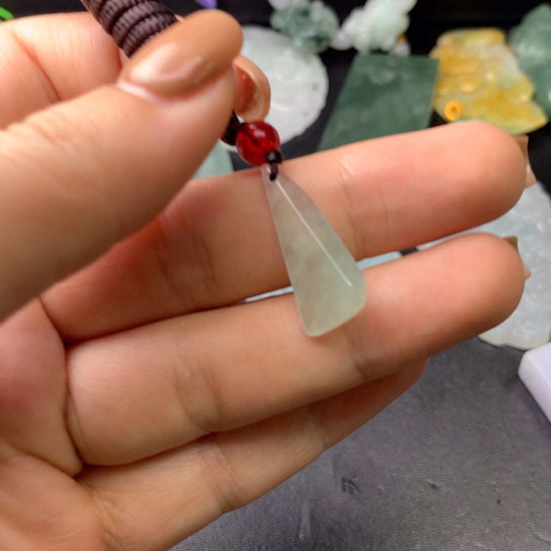 翡翠未镶嵌颈饰翡翠未镶嵌吊坠项链