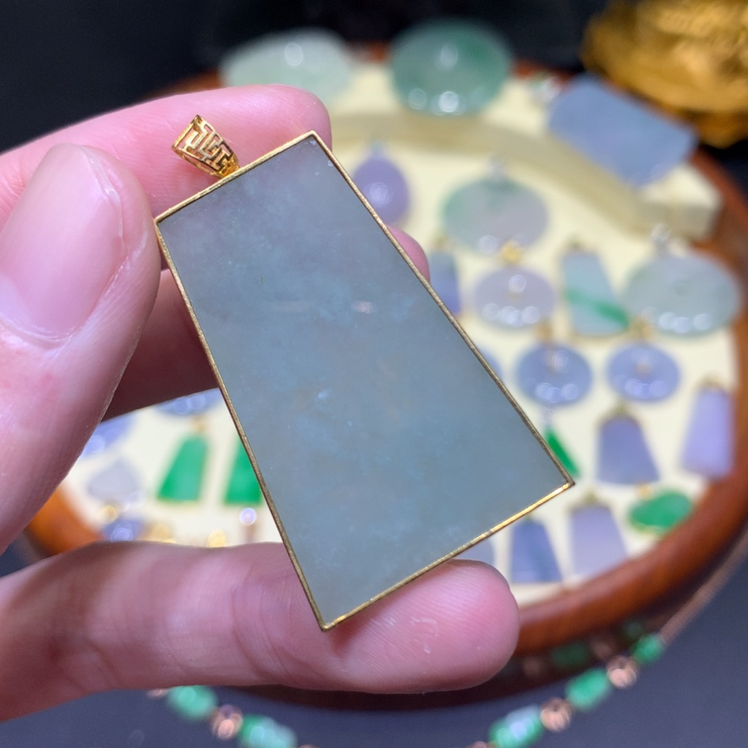 翡翠吊坠(不含链)18K金镶嵌