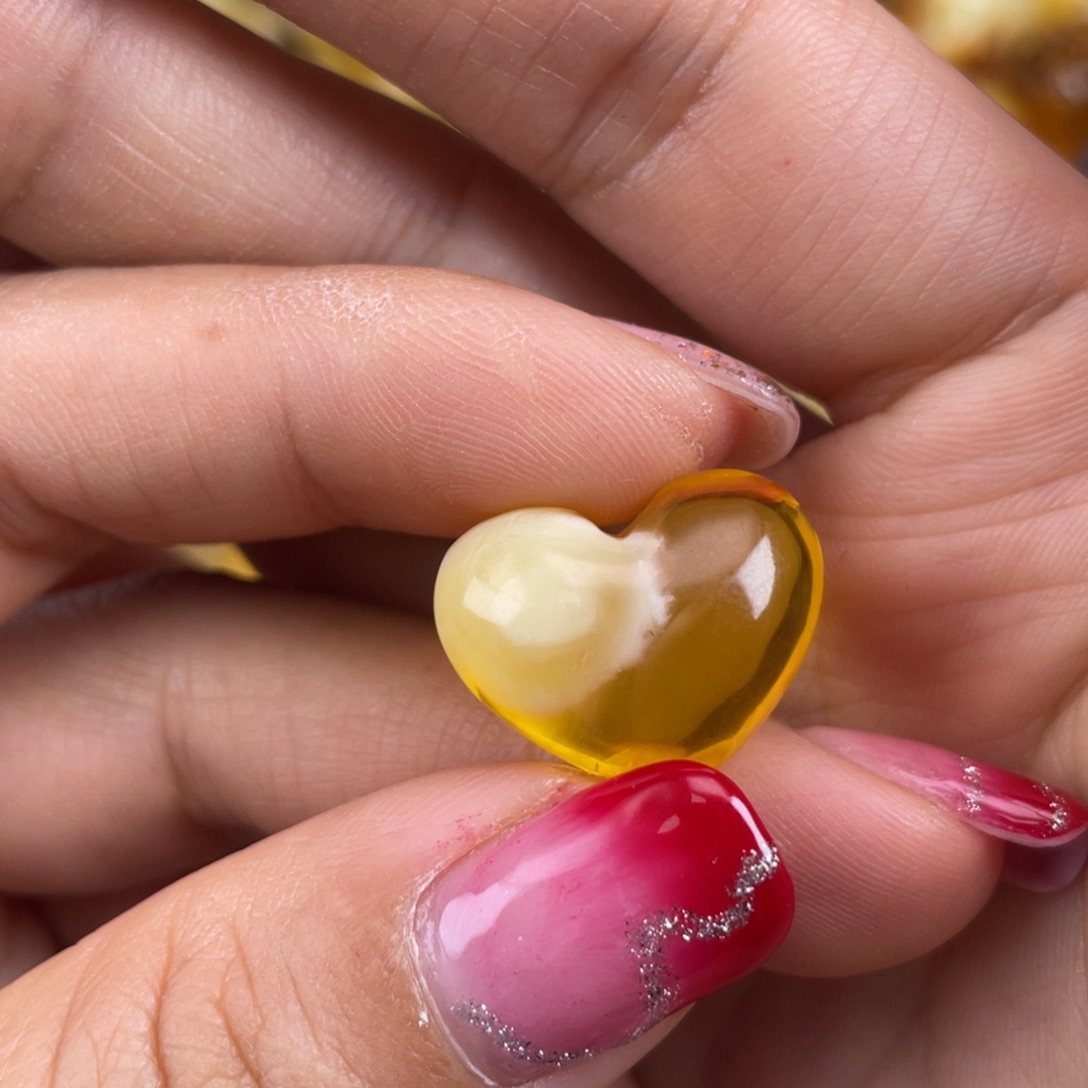 琥珀裸石未镶嵌蜜蜡