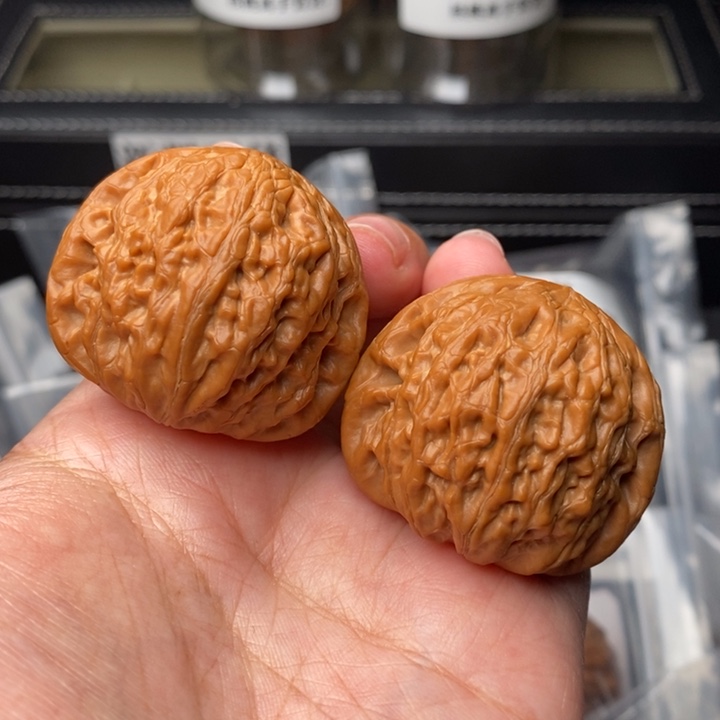 文玩核桃把件40铁锤41克