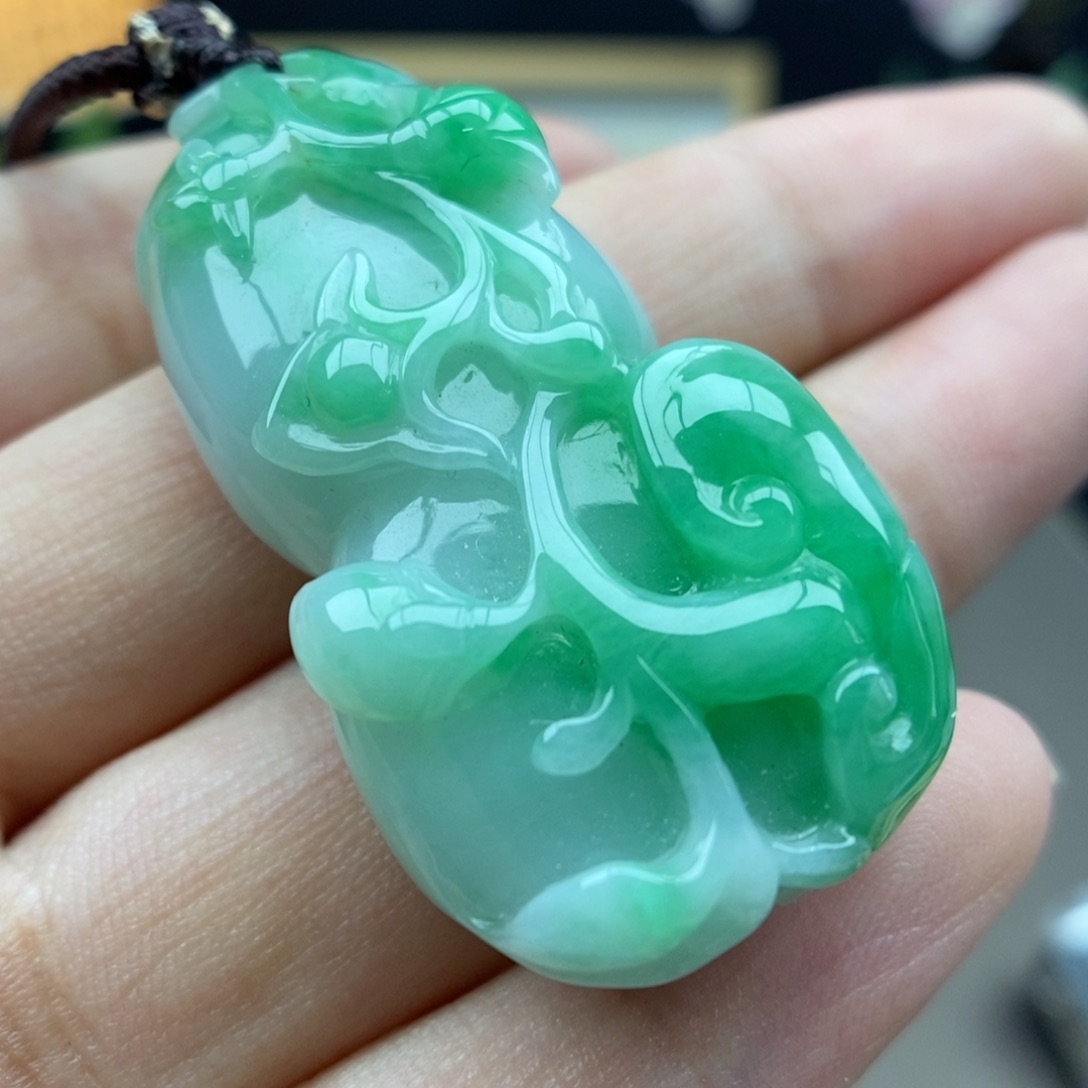 翡翠未镶嵌颈饰吊坠140