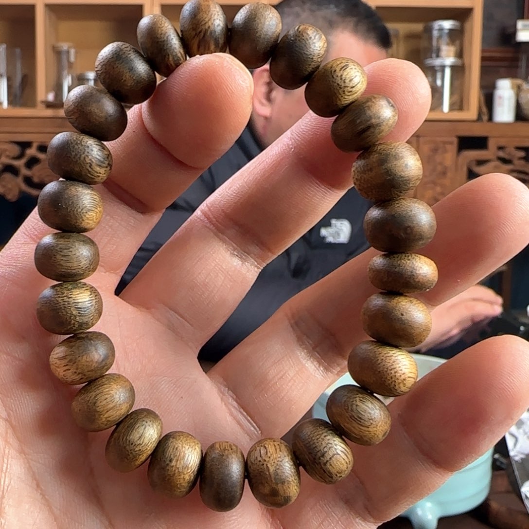 沉香手串奇楠金沙叶算盘珠11克