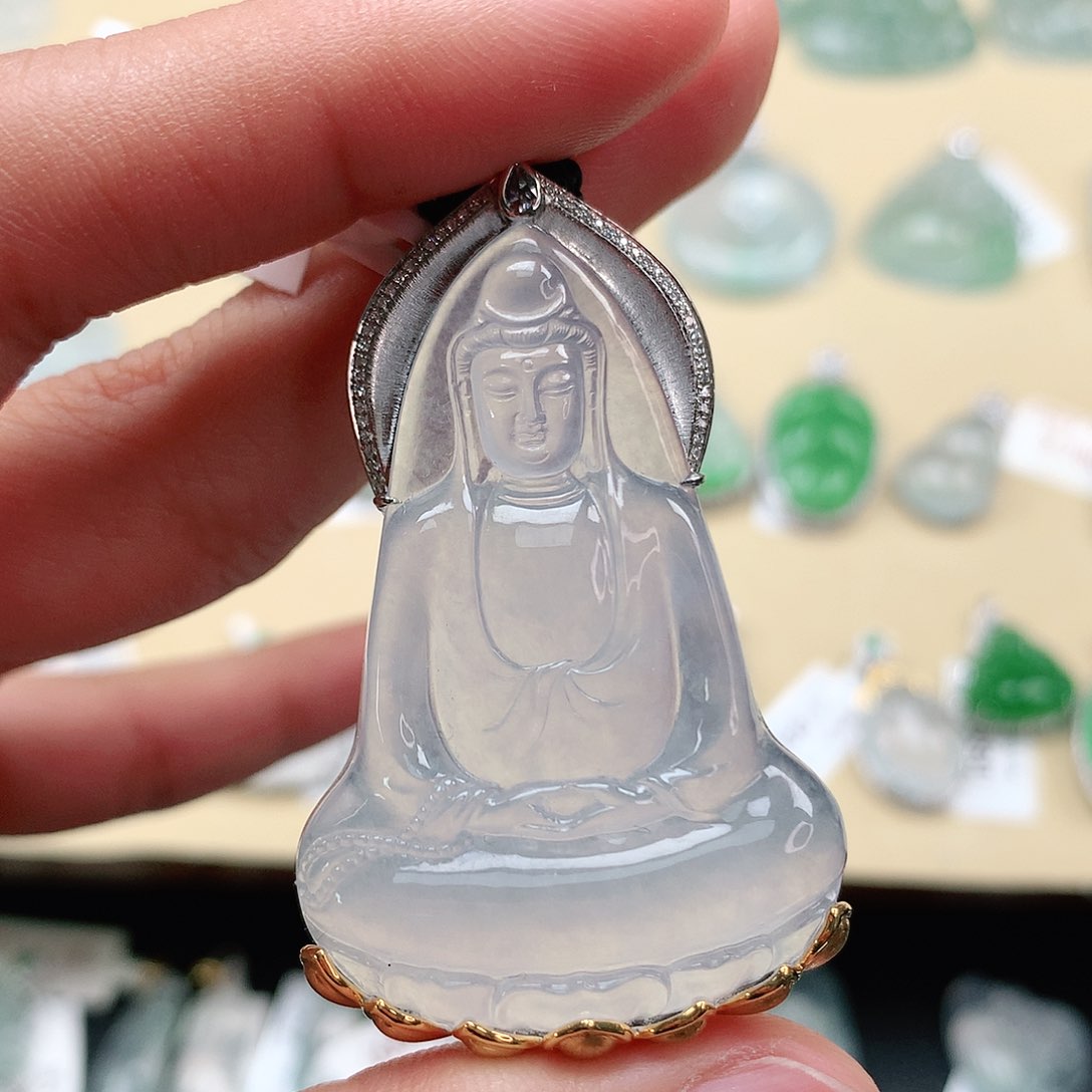 翡翠颈饰18K金镶嵌?****?观音