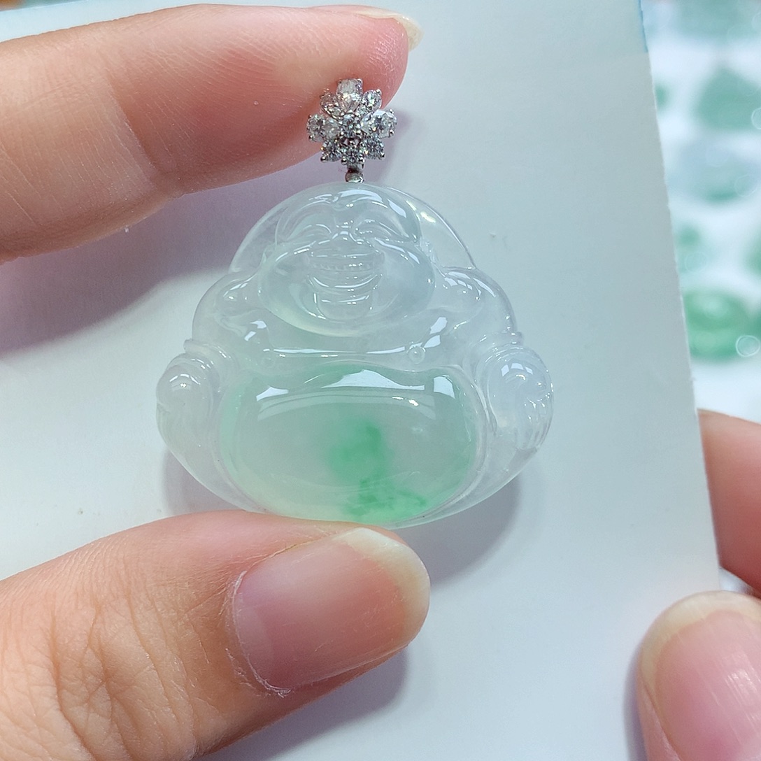 颈饰18K金镶嵌翡翠佛